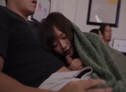 Vụng trộm với cô em họ khiến tôi xiêu lòng